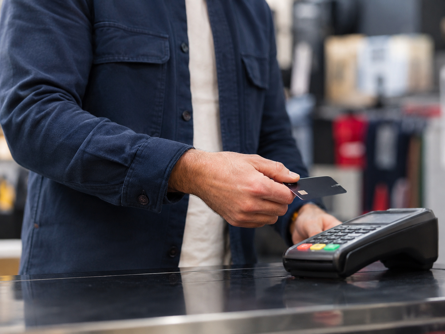 Hotel e cauzioni: come funziona il blocco temporaneo sulla carta